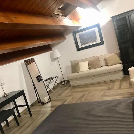 Palazzo Candida Nocleg ze śniadaniem 4*