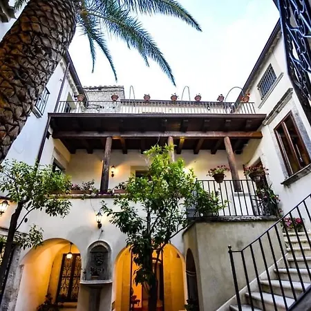 Bed & Breakfast Palazzo Candida 4*