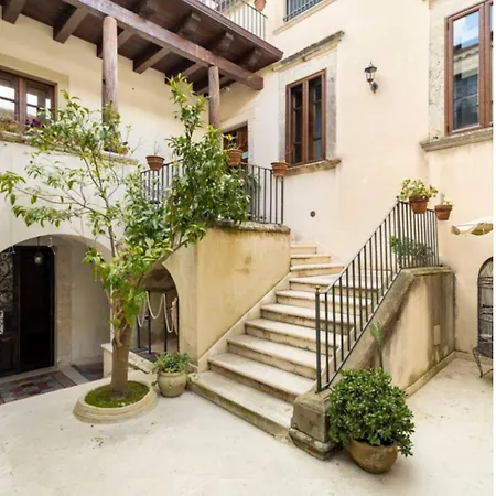Palazzo Candida *
