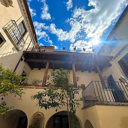 Palazzo Candida Bed & Breakfast