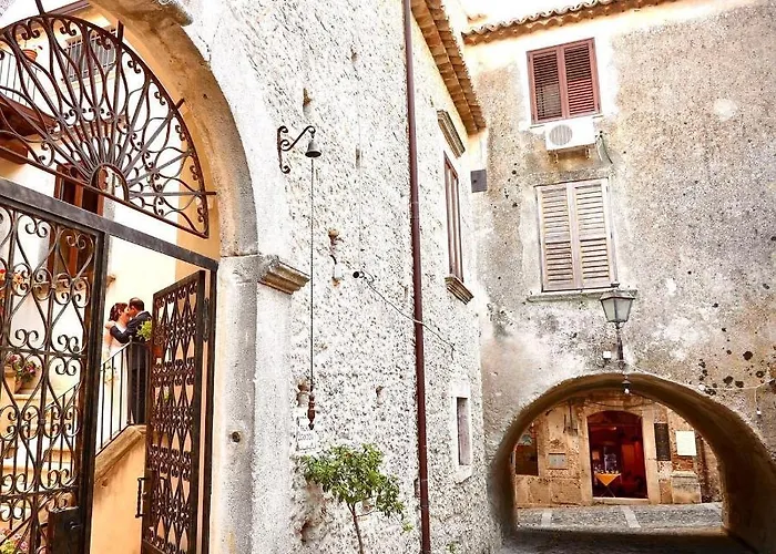 Palazzo Candida 杰拉切