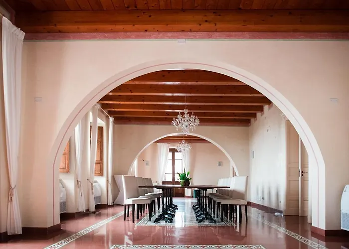 Palazzo Candida לינה וארוחת בוקר 4*