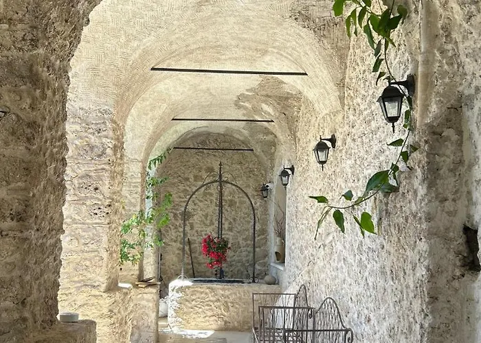 Palazzo Candida 4* ג'ראצ'ה