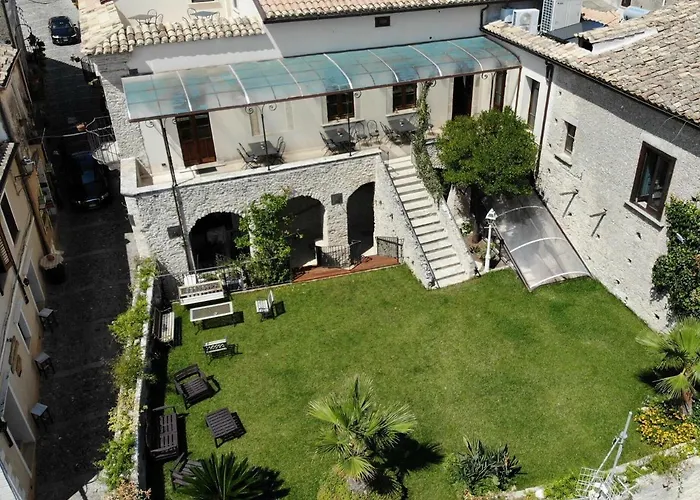 Palazzo Candida 住宿加早餐酒店